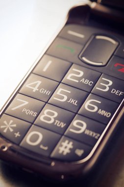 Eski bir cep telefonu Close-up.