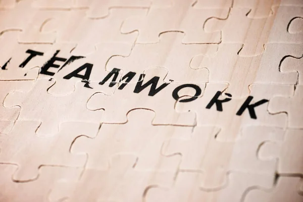 Teamwork Word Afgestempeld Een Houten Puzzel — Stockfoto