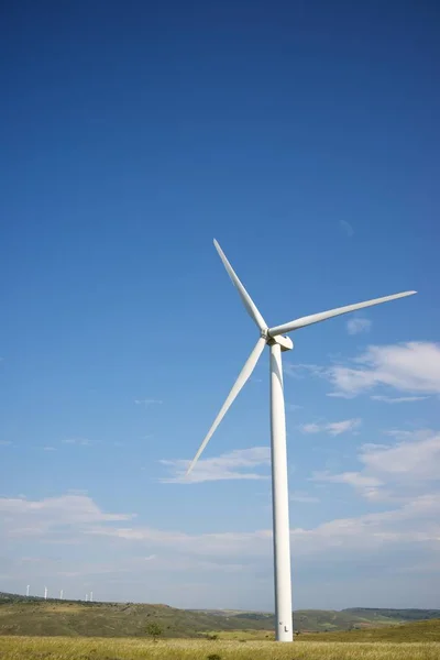 Tuulimylly Sähköntuotantoon Sorian Maakunta Kastilia Leon Espanja — kuvapankkivalokuva