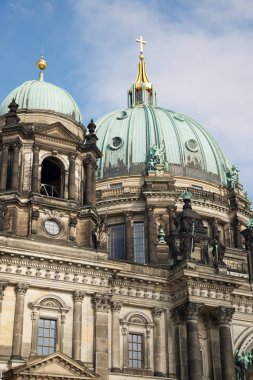 Berliner Dom görünümü bulunan Müzeler Adası, Berlin, Almanya.