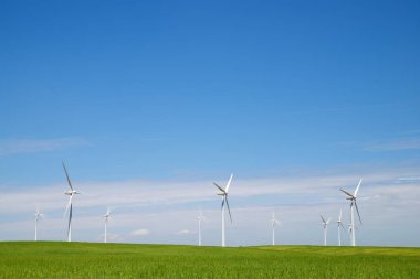 Elektrik üretimi için yel değirmenleri, Zaragoza bölgesi, aragon, İspanya.