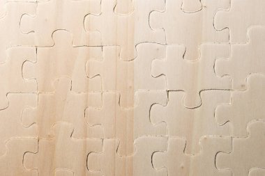 Bir yapbozun parçalarını kapat.