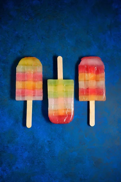 Popsicles Stół Niebieski — Zdjęcie stockowe