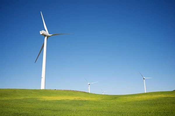 Tuulimyllyt Sähköntuotantoon Zaragozan Maakunta Aragon Espanja — kuvapankkivalokuva