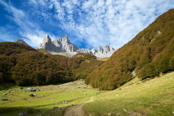 Ansabere Szczyt Aiguille Lescun Cirque Dolina Aspe Pirenejów Francja — Zdjęcie stockowe