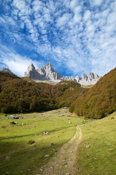 Ansabere Szczyt Aiguille Lescun Cirque Dolina Aspe Pirenejów Francja — Zdjęcie stockowe