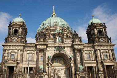 Berliner Dom görünümü bulunan Müzeler Adası, Berlin, Almanya.