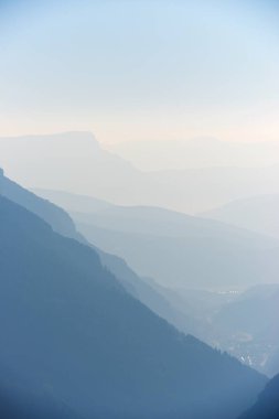 Hills Canfranc Vadisi, Pyrenees, Huesca Eyaleti, Aragon, İspanya.