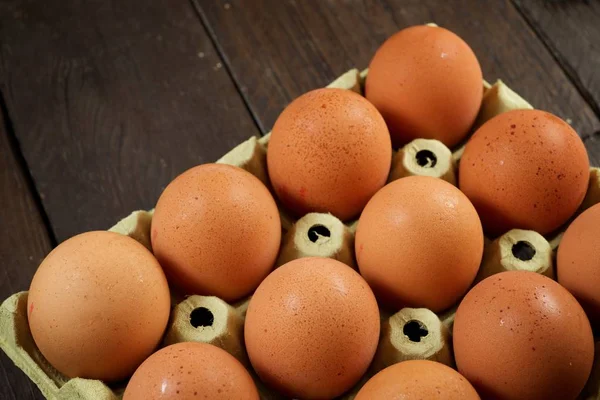 Primer Plano Los Huevos Una Mesa Madera —  Fotos de Stock