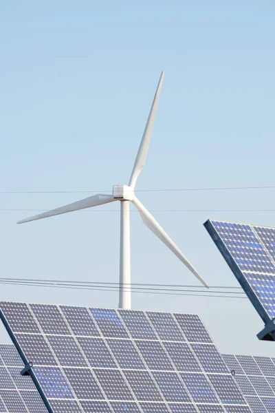 Molinos Viento Paneles Fotovoltaicos Para Producción Energía Navarra España — Foto de Stock