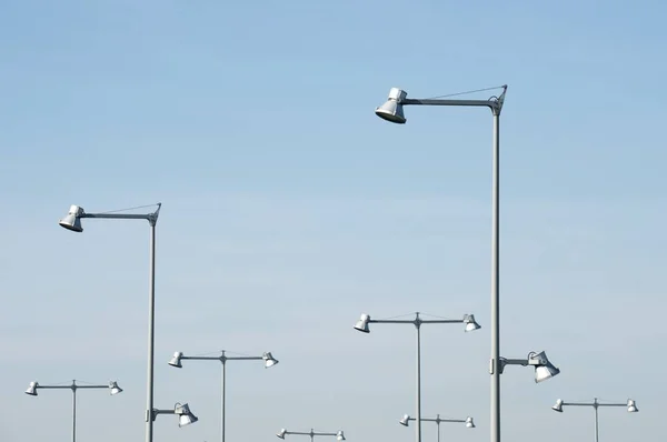 Streetlamps Γαλάζιο Ουρανό — Φωτογραφία Αρχείου