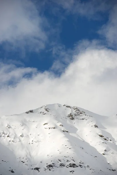 Bujaruelo 比利牛斯山脉 韦斯卡 阿拉贡 西班牙的雪山山峰 — 图库照片