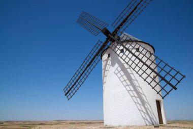 Alcazar de San Juan, Ciudad Real Eyaleti, Castilla La Mancha, İspanya'daki yel değirmenleri.