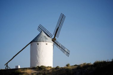 Consuegra 'daki yel değirmeni, Toledo Eyaleti, Castilla La Mancha, İspanya.