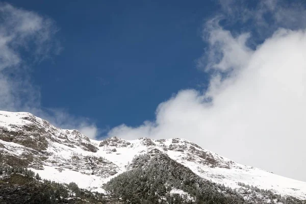 Canfranc 比利牛斯山脉 韦斯卡 阿拉贡 西班牙的雪山山峰 — 图库照片