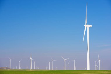 Elektrik üretimi için yel değirmenleri, Zaragoza bölgesi, aragon, İspanya