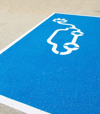 alan bir elektrikli araba pilleri şarj edin..