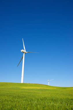 Elektrik üretimi için yel değirmenleri, Zaragoza bölgesi, aragon, İspanya.