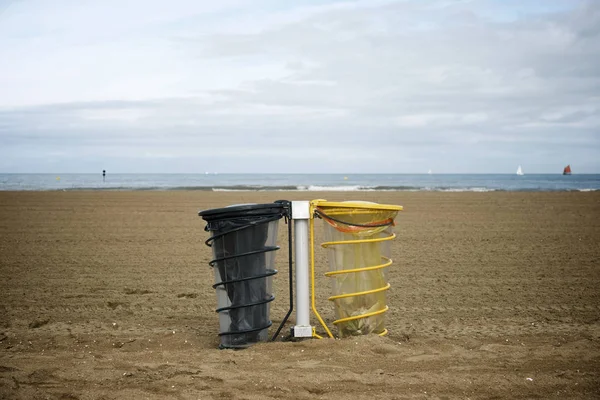 Recycling Bin Deauville Beach Normandy France — Stock Photo, Image