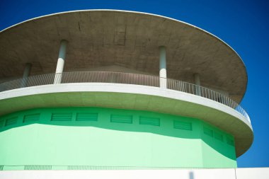 İspanya'da beton modern bir binanın yakın çekim.