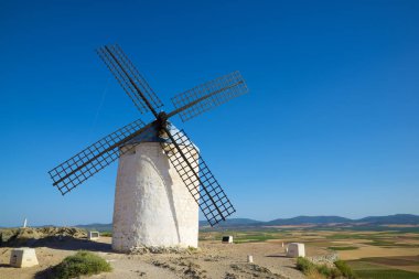 Consuegra 'daki yel değirmeni, Toledo Eyaleti, Castilla La Mancha, İspanya.