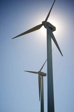 Elektrik üretimi için yel değirmenleri, Zaragoza bölgesi, aragon, İspanya.