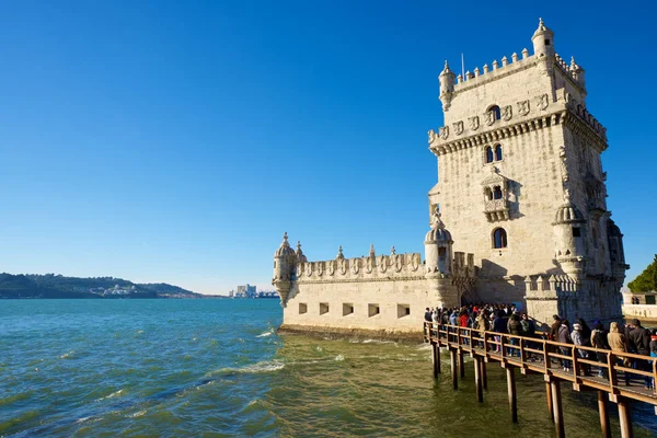 Lisabon Portugalsko Prosince 2014 Turisté Navštíví Belémská Věž — Stock fotografie