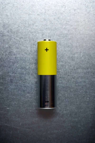 Petite Batterie Sur Une Table Métal — Photo