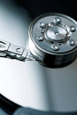 closeup açık bilgisayar sabit disk.