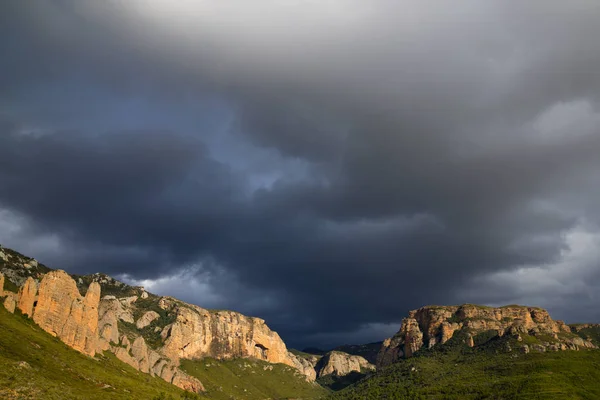 Riglos bergen i Spanien — Stockfoto