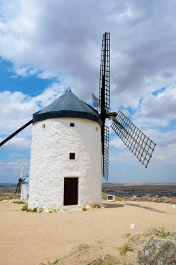 Don Kişot değirmenler.