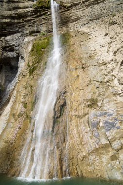şelale pyrenees içinde