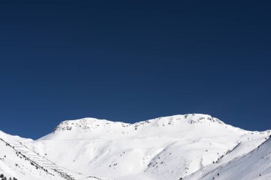 Pyrenees kışın