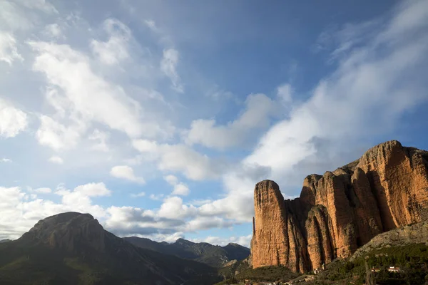 在西班牙的 Riglos 山 — 图库照片