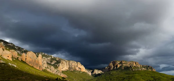 スペインの Riglos 山 — ストック写真