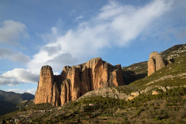 Riglos vuoret Espanjassa — kuvapankkivalokuva