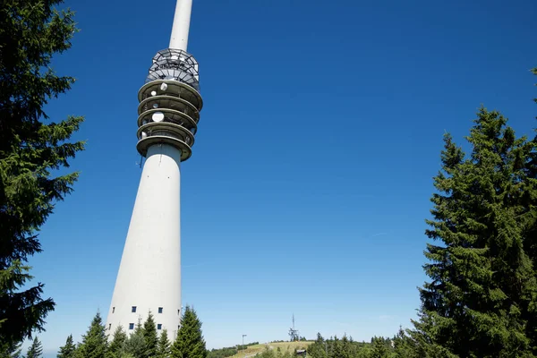 Telecommunicatie toren weergave — Stockfoto