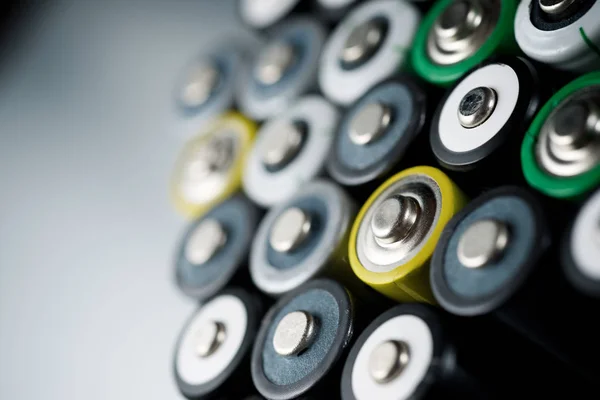 Вид на маленькие батареи — стоковое фото