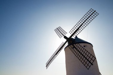 Don Kişot değirmenler.