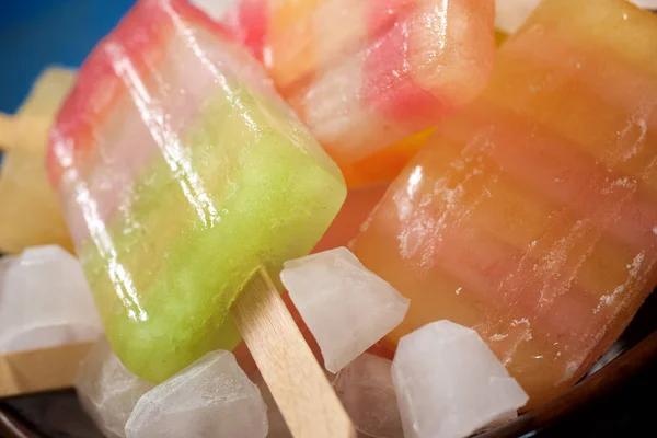 Zobacz popsicles lodu — Zdjęcie stockowe