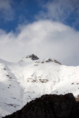Pyrenees kışın