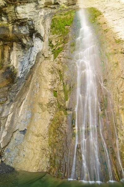 Cascata nei Pirenei — Foto Stock