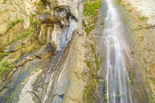 Vodopád v Pyrenejích — Stock fotografie