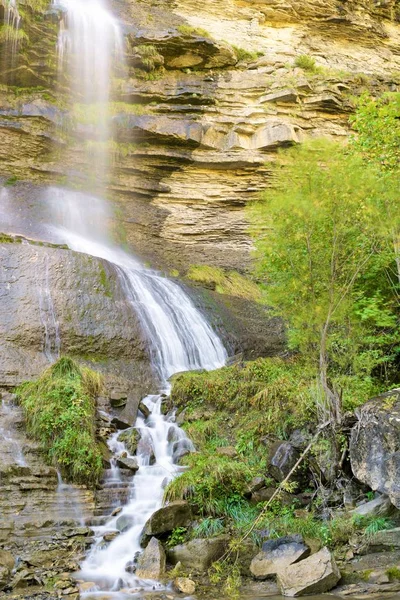 Cascata nei Pirenei — Foto Stock