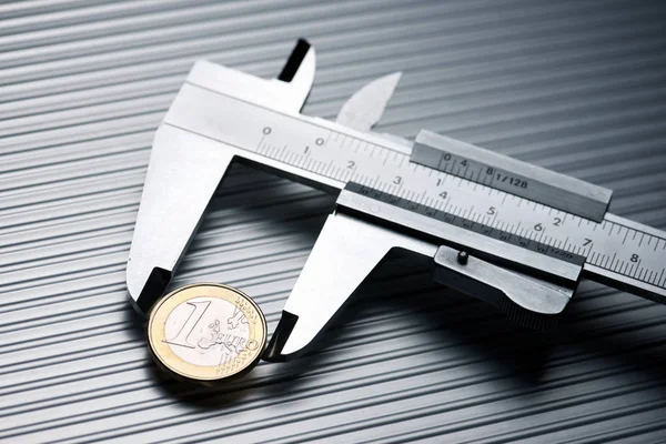 Calibrating the Euro — Stock Photo, Image