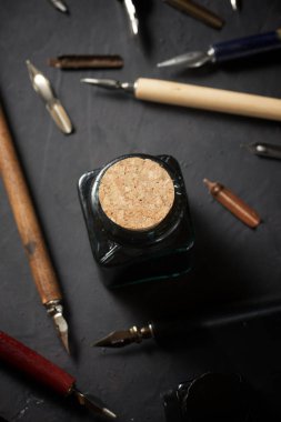 Retro kaligrafi kavramı