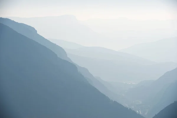 Hügel in Pyrenäen — Stockfoto
