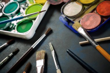 Suluboya araçları görünümü