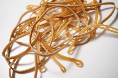 esnek kauçuk şeritler