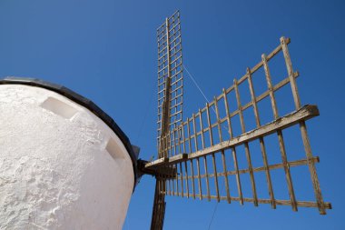 Don Kişot değirmenler.